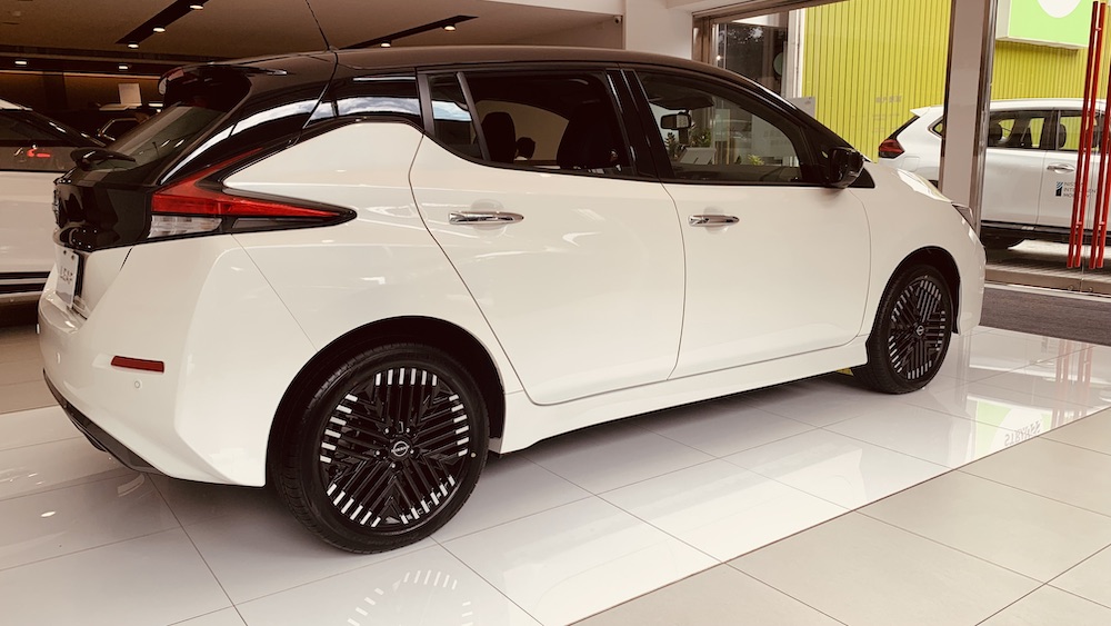 NISSAN LEAF