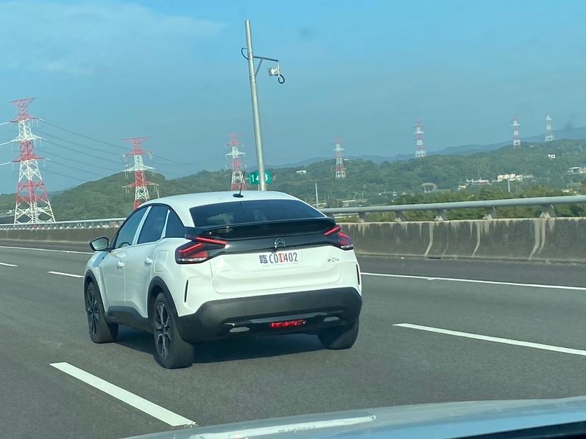 Citroën ë-C4 認證車