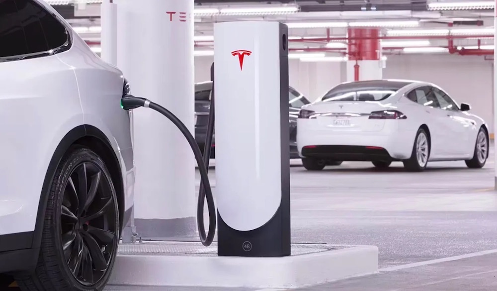 Tesla 超充樁