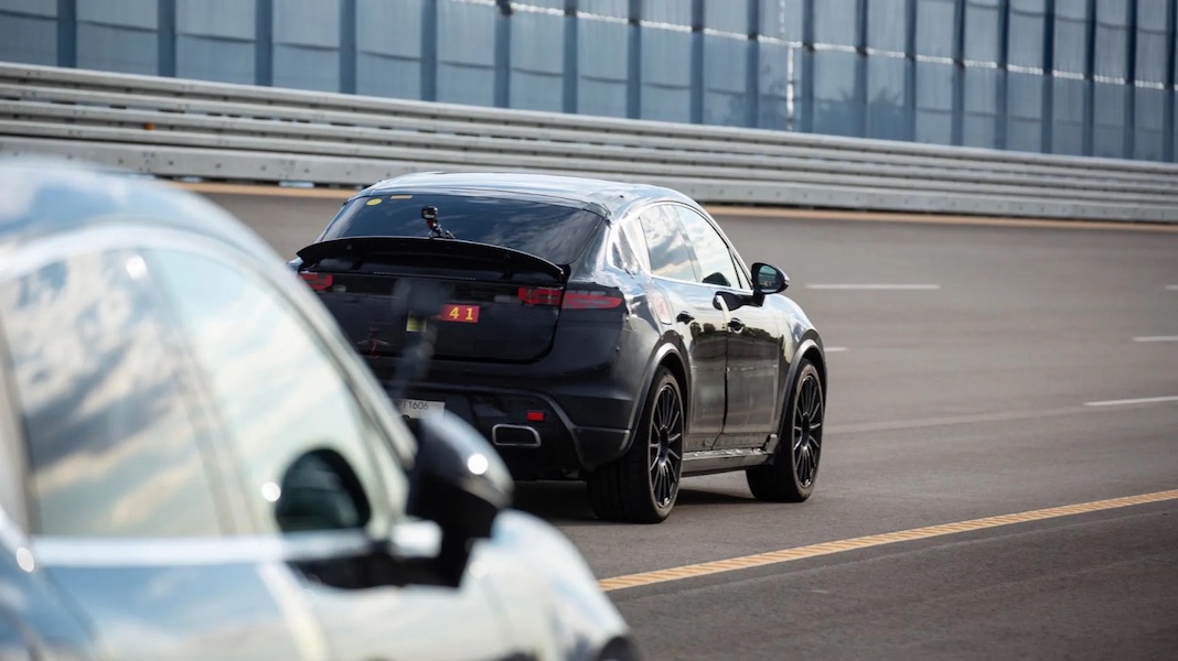 2024-porsche-macan-ev-3