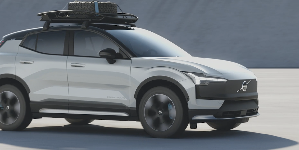 VOLVO EX30-Cross Country