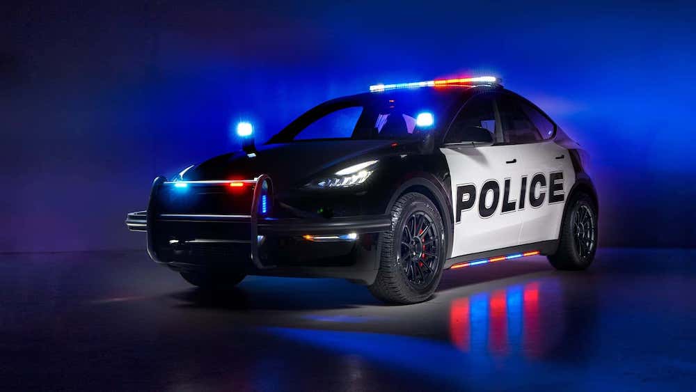 飆風戰警版Model Y,集裝甲、越野風於一身