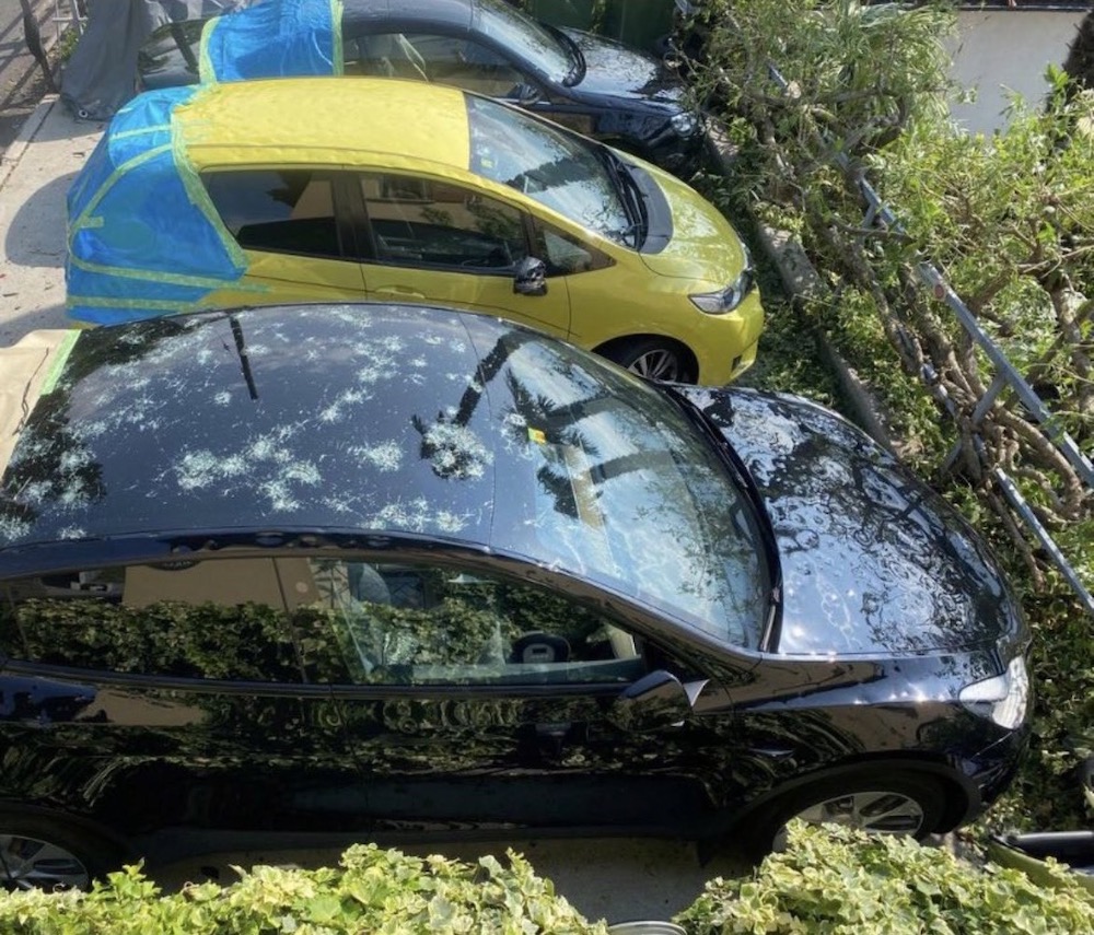 Model Y 的玻璃天幕有裂但沒破