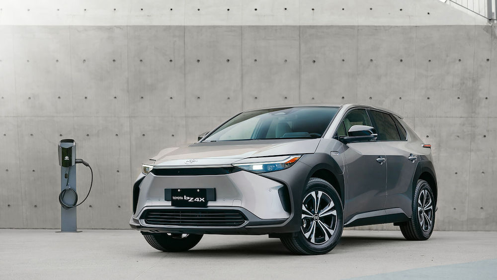 TOYOTA第一款純電動車bz4X