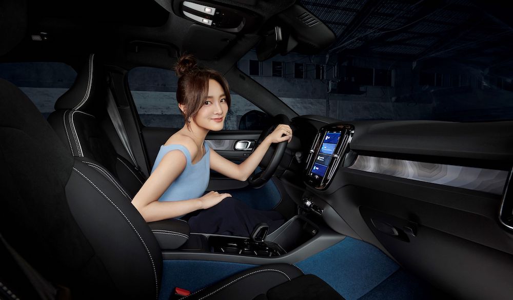 Volvo C40 Recharge 以408hp最大出力享668公里的最大續航里程,10~80% DC充電時間縮短為28分鐘,搭配 Google 車載資訊娛樂系統在OTA幫助下能即時更新,讓車與日常生活結合更為緊密