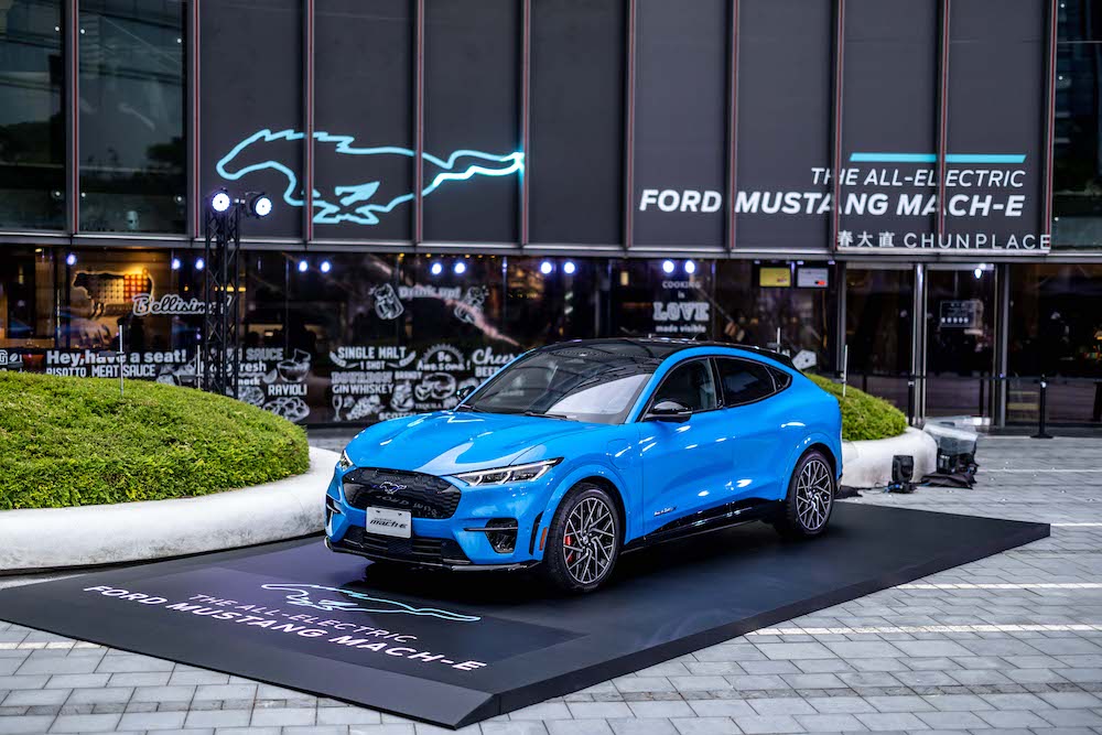 福特六和品牌首款電能跑旅The All-Electric Ford Mustang Mach-E正式在台上市,並提供Select、Premium、GT三款車型編成,打造出全方位的電能跑旅陣容。