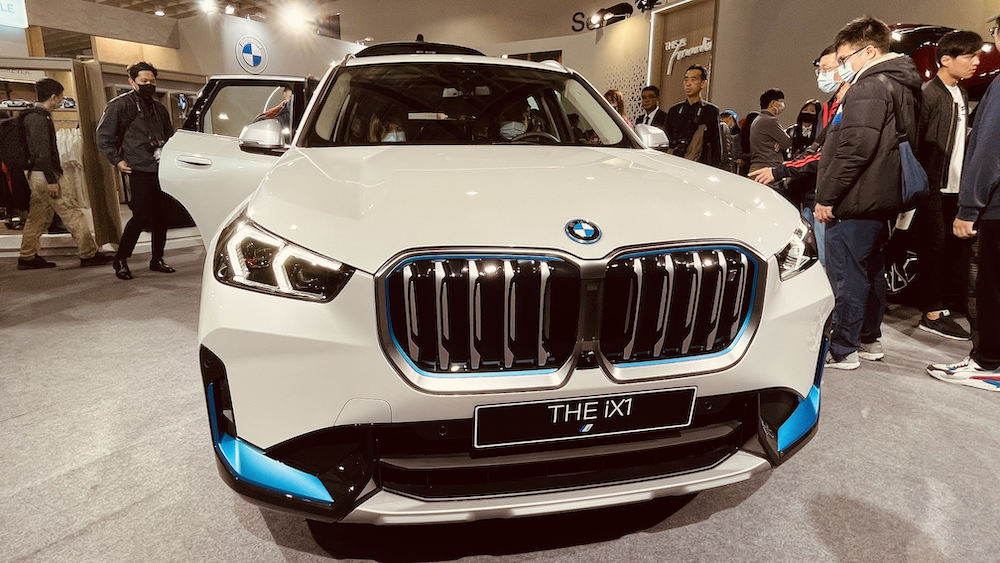BMW純電動車在台北車展也吸引大批民眾駐足觀賞