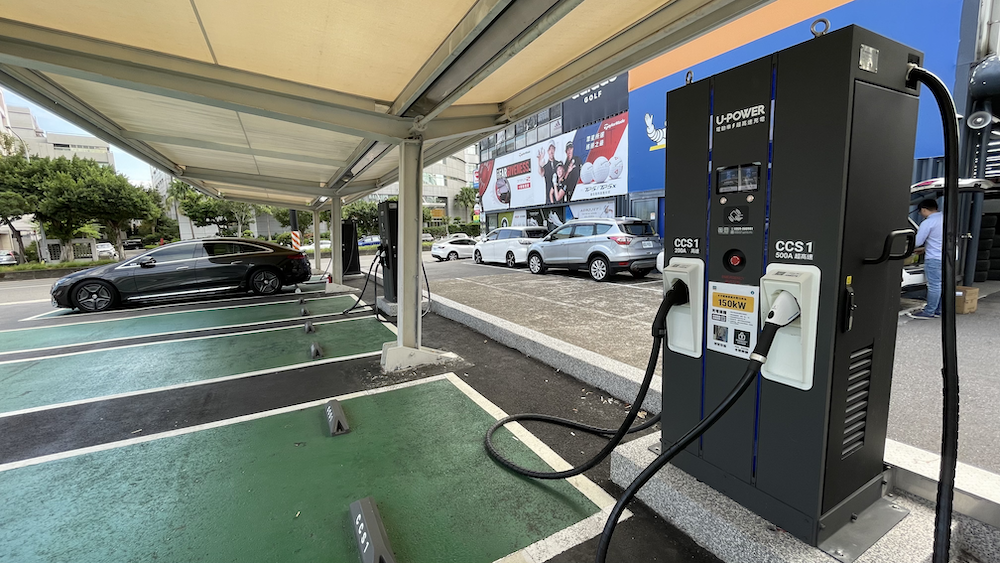 台灣充電站越來越普及 讓民眾購買電動車的意願大增