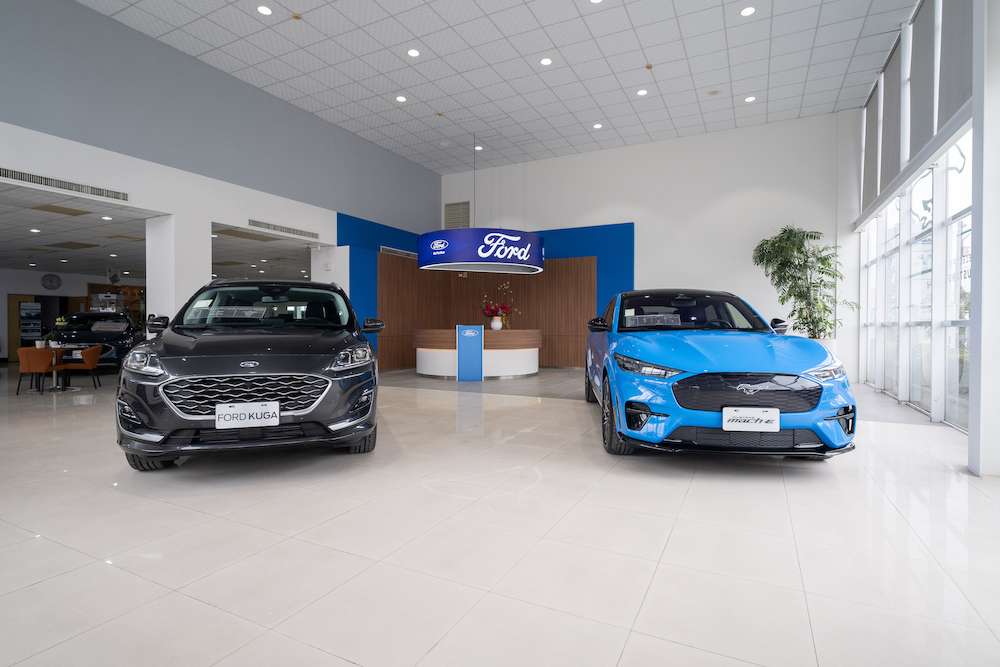 由「Ford Signature」設計理念升級的仁福汽車豐樂展示中心,搭配嶄新的室內設計,為顧客提供絕佳的賞車體驗。